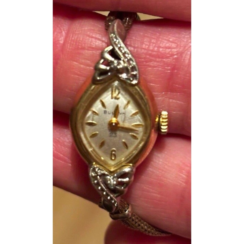 Bulova Women's Vintage 1969 Manual Wind Oval Gold Plated Bracelet Watch